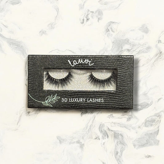 The “JUNE” Lash